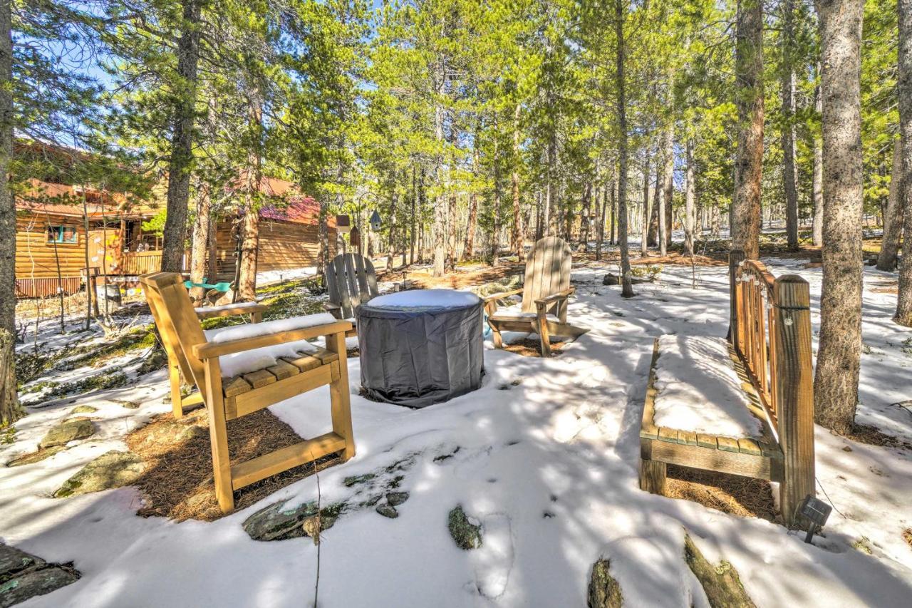 Secluded Black Hawk Log Cabin With Fire Pit! 외부 사진