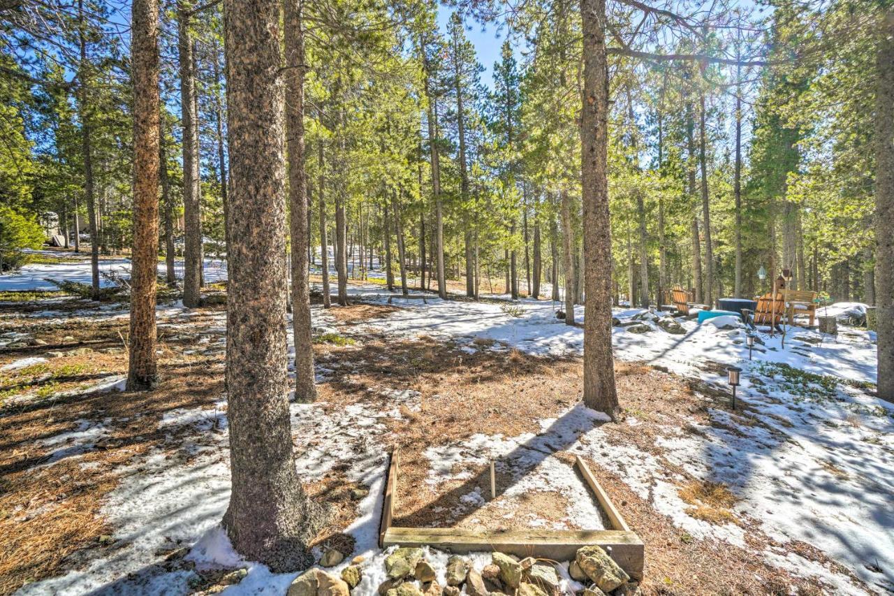 Secluded Black Hawk Log Cabin With Fire Pit! 외부 사진