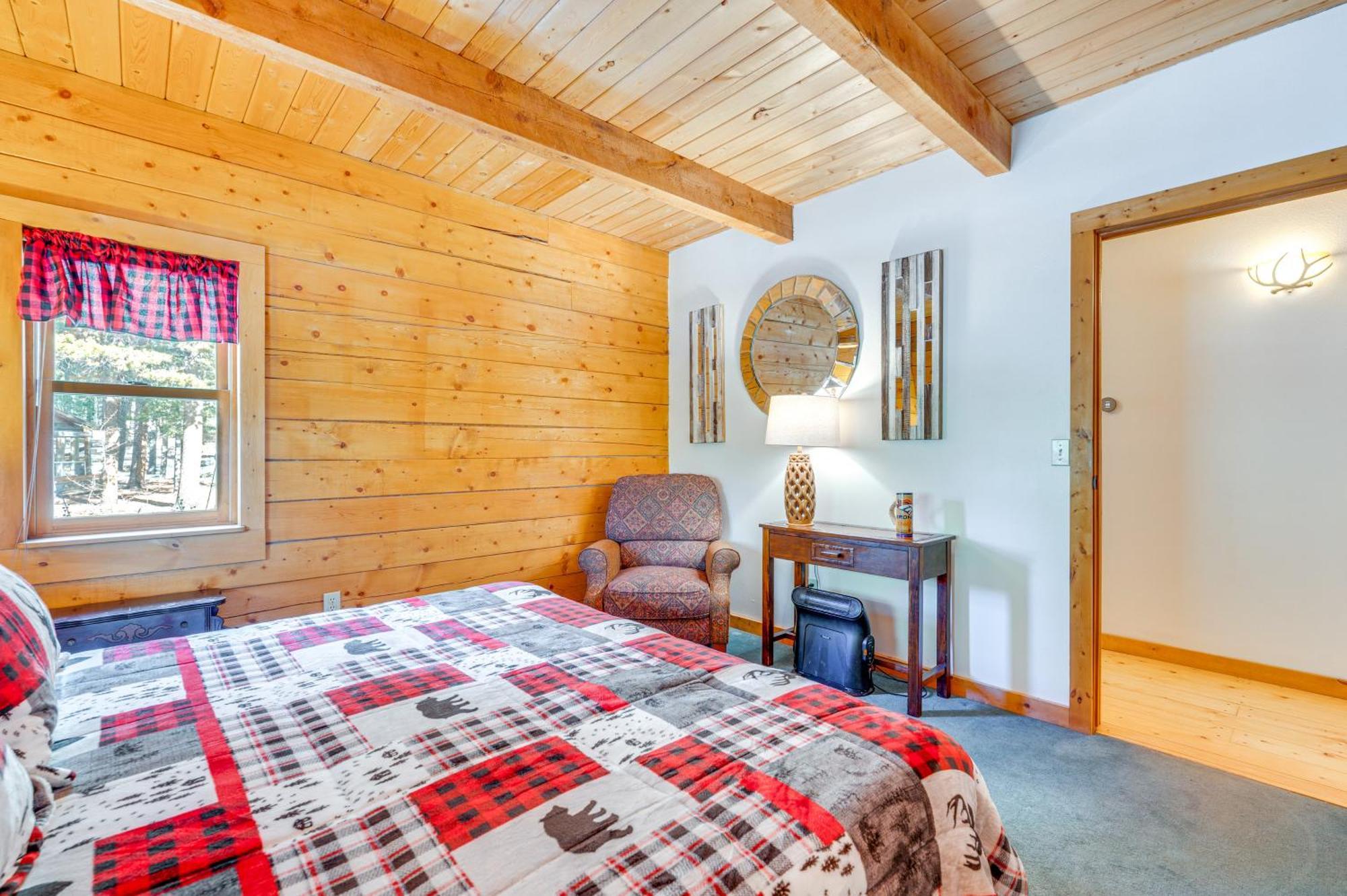 Secluded Black Hawk Log Cabin With Fire Pit! 외부 사진