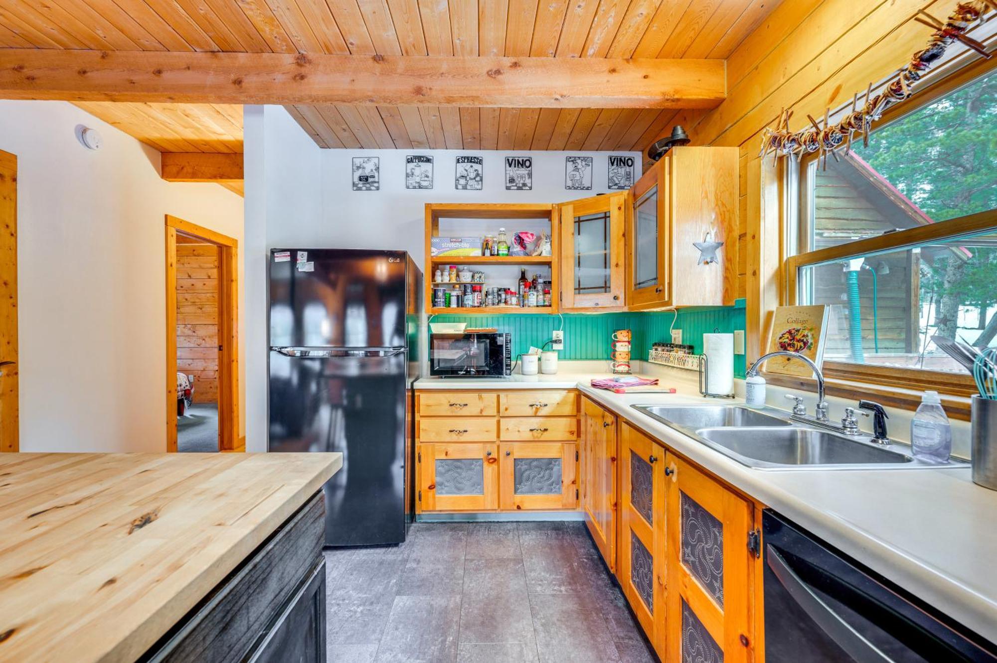Secluded Black Hawk Log Cabin With Fire Pit! 외부 사진